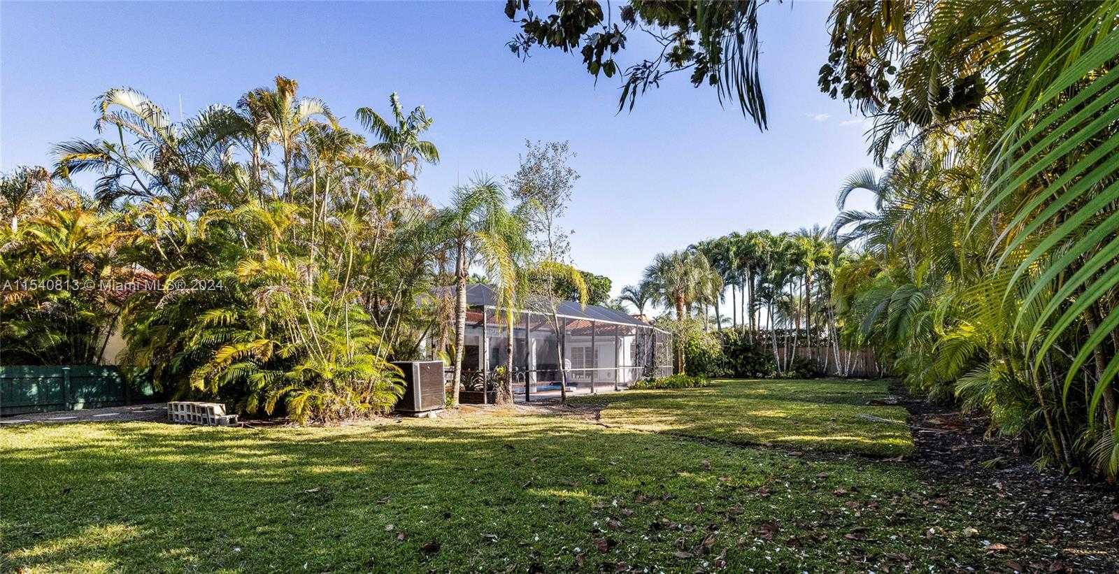 Small Image of 10130 SOUTH WEST 70TH AVE, Pinecrest Number 65
