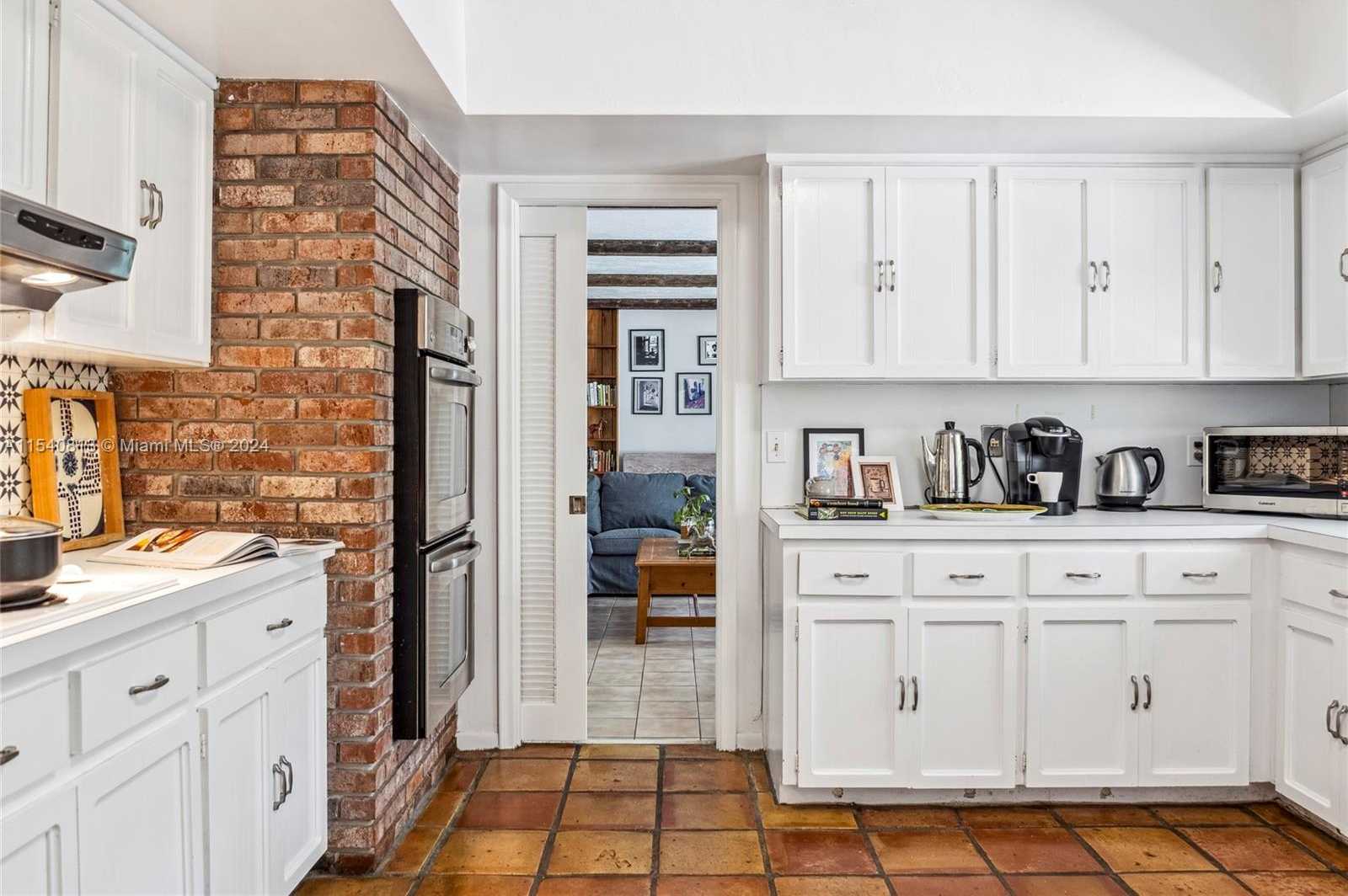 Small Image of 10130 SOUTH WEST 70TH AVE, Pinecrest Number 8