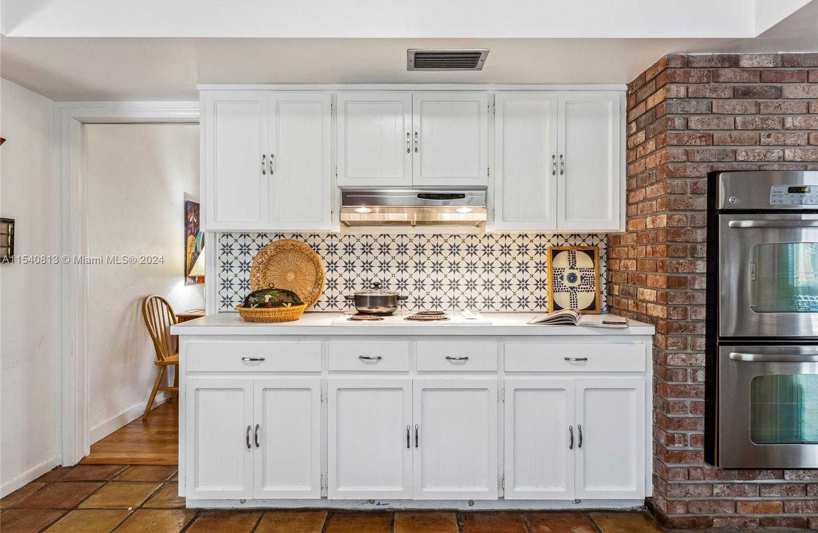 Small Image of 10130 SOUTH WEST 70TH AVE, Pinecrest Number 9