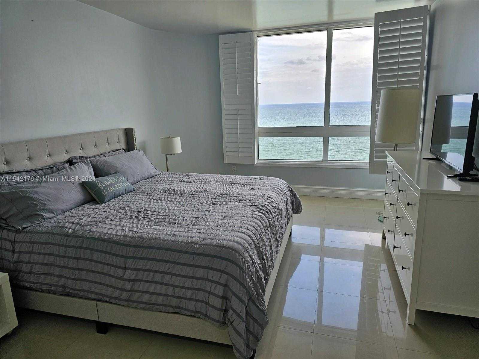 Small Image of 6365 COLLINS AVE #1703, Miami Beach Number 6