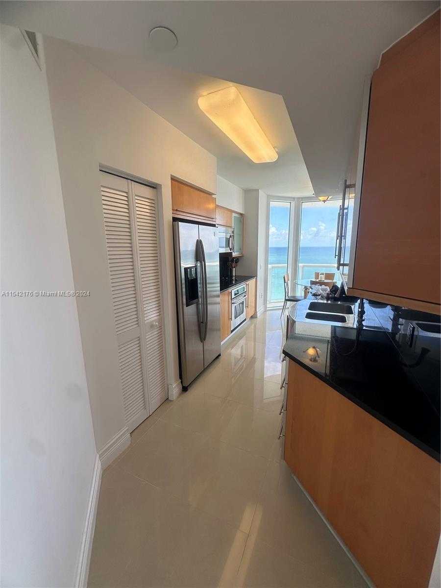 Small Image of 6365 COLLINS AVE #1703, Miami Beach Number 7