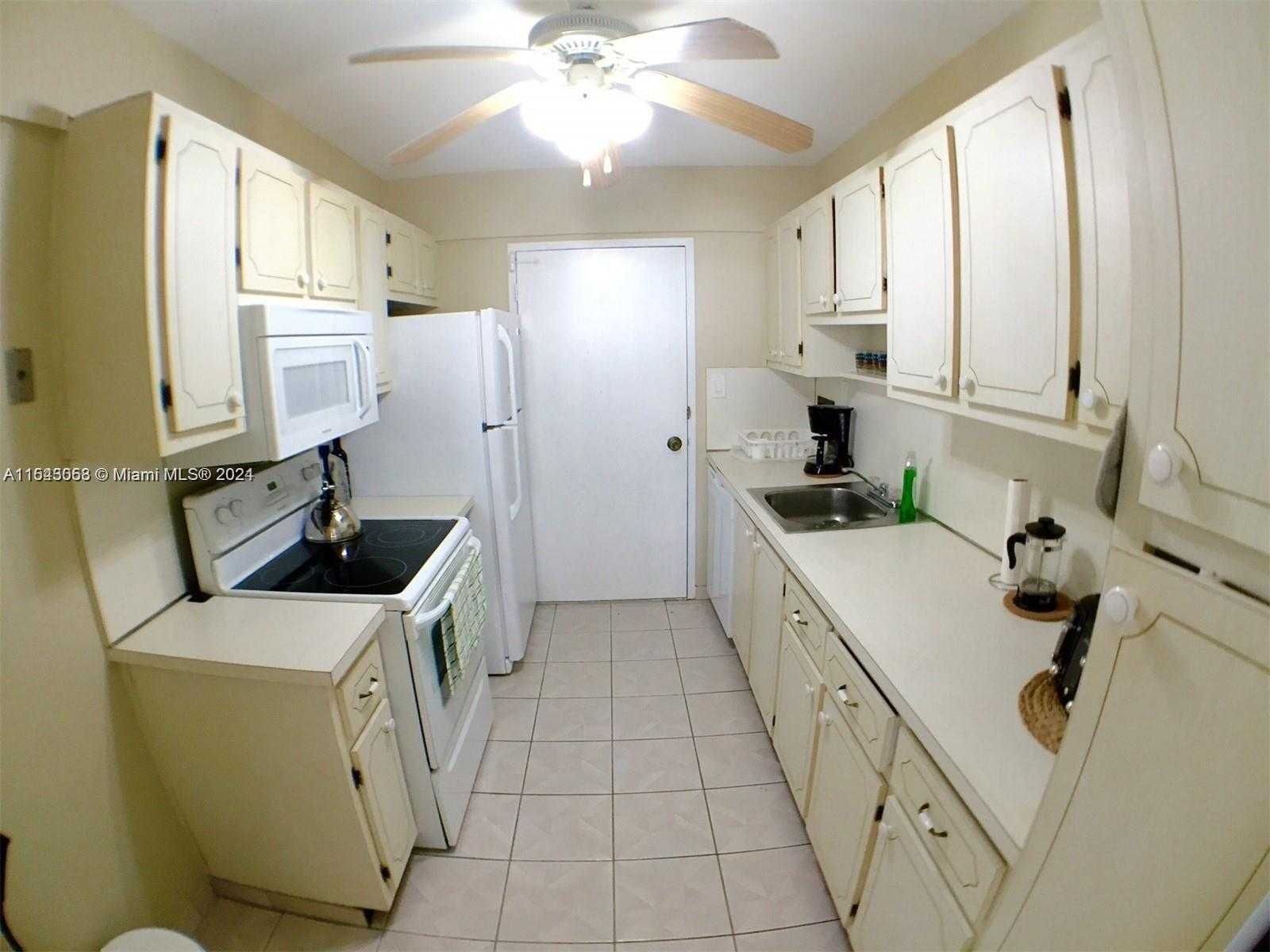 Small Image of 5401 COLLINS AVE #712, Miami Beach Number 17