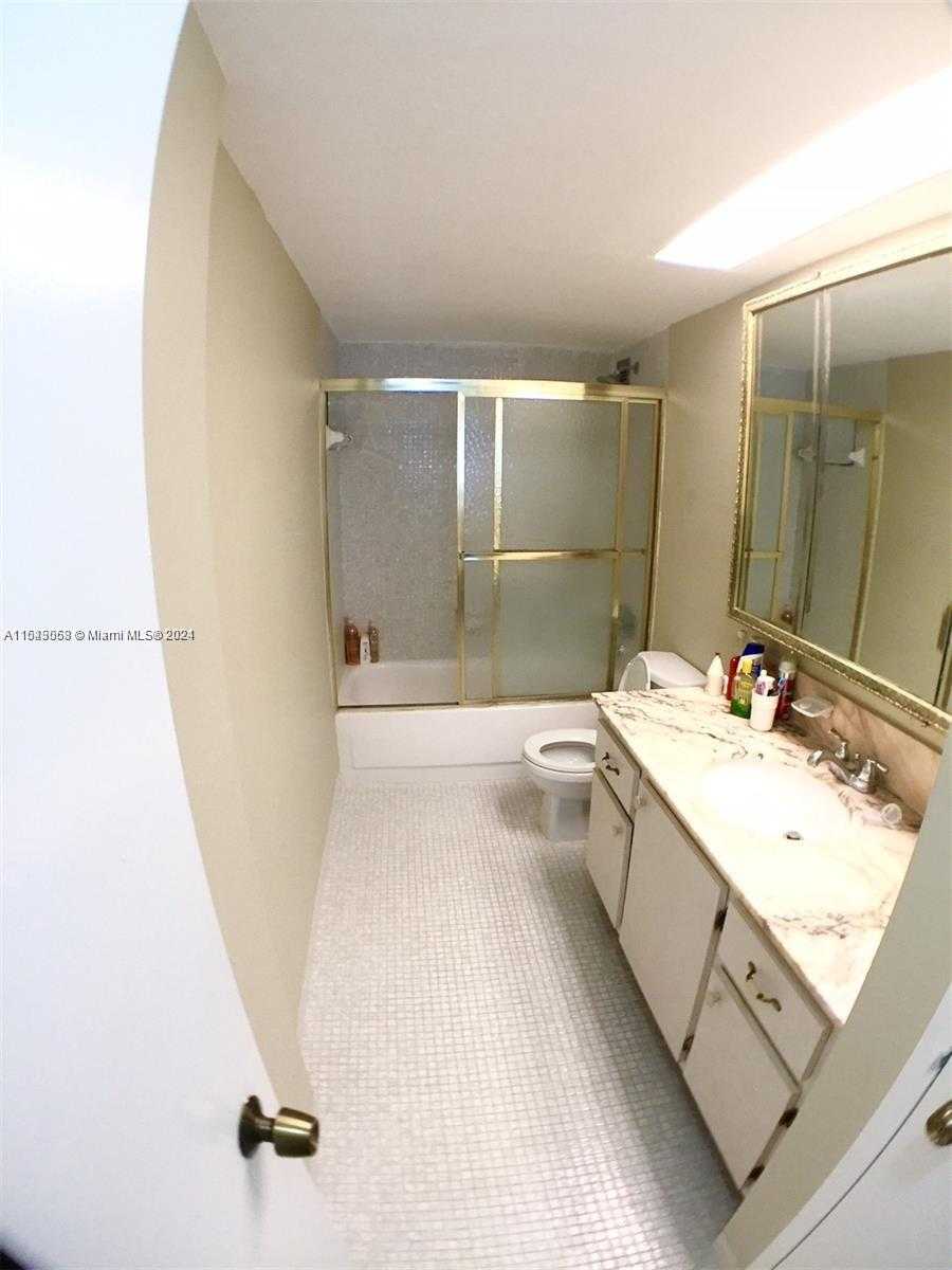 Small Image of 5401 COLLINS AVE #712, Miami Beach Number 19