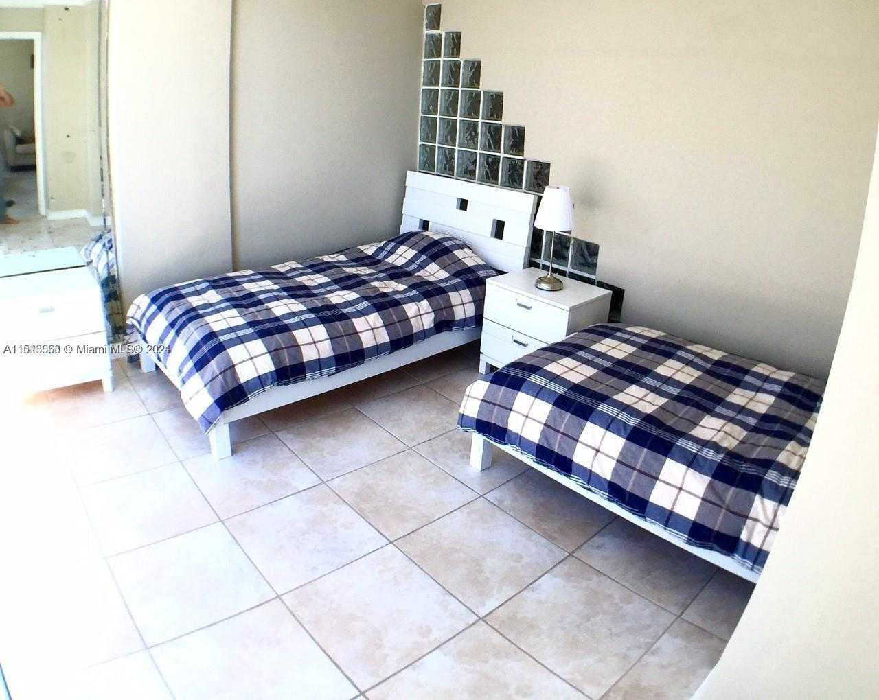 Small Image of 5401 COLLINS AVE #712, Miami Beach Number 21