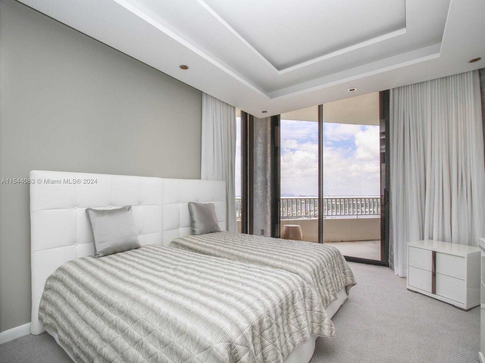 Small Image of 2000 ISLAND BLVD #PH 7, Aventura Number 26