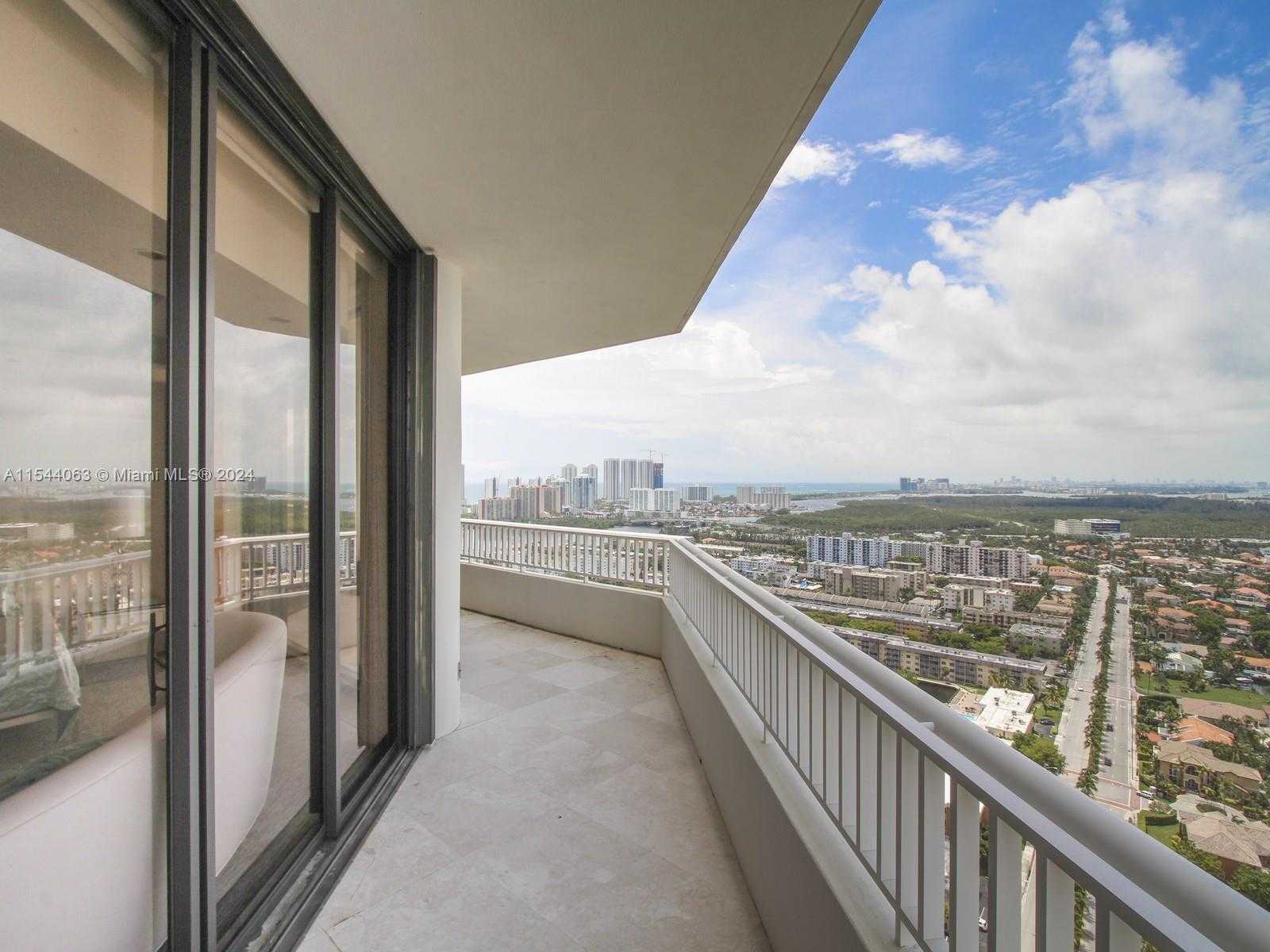 Small Image of 2000 ISLAND BLVD #PH 7, Aventura Number 34