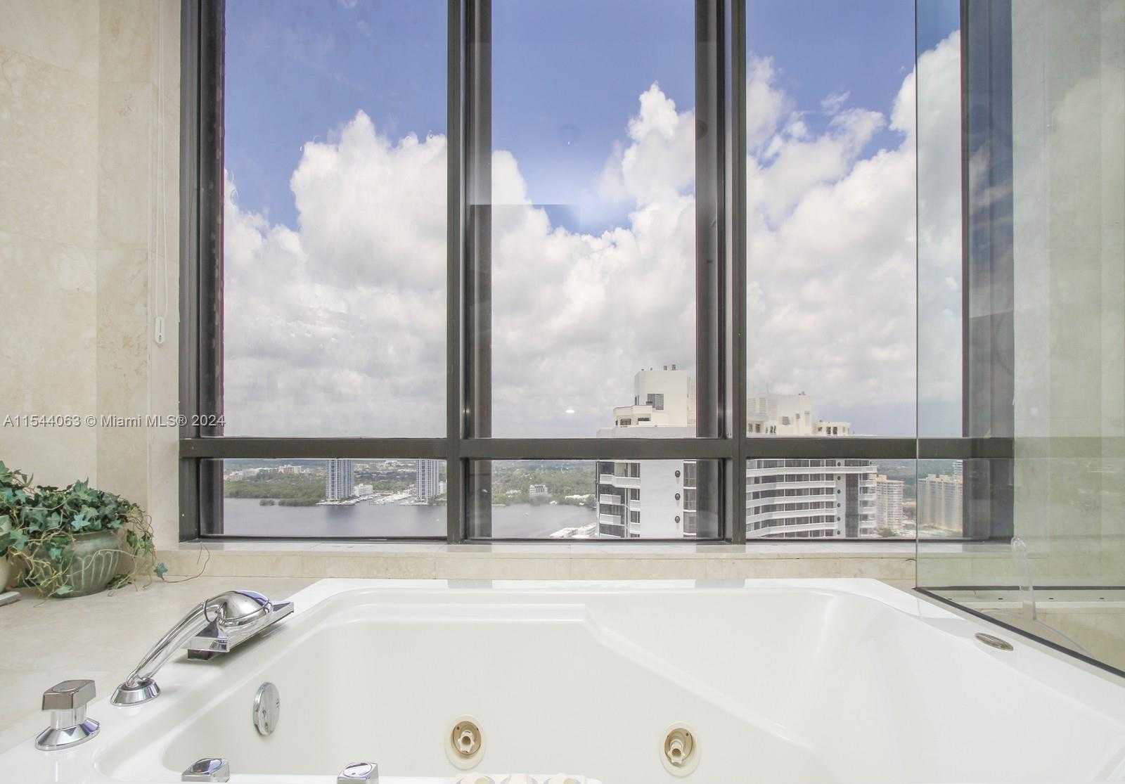 Small Image of 2000 ISLAND BLVD #PH 7, Aventura Number 35