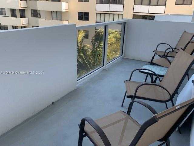 Small Image of 100 LINCOLN RD #819, Miami Beach Number 12