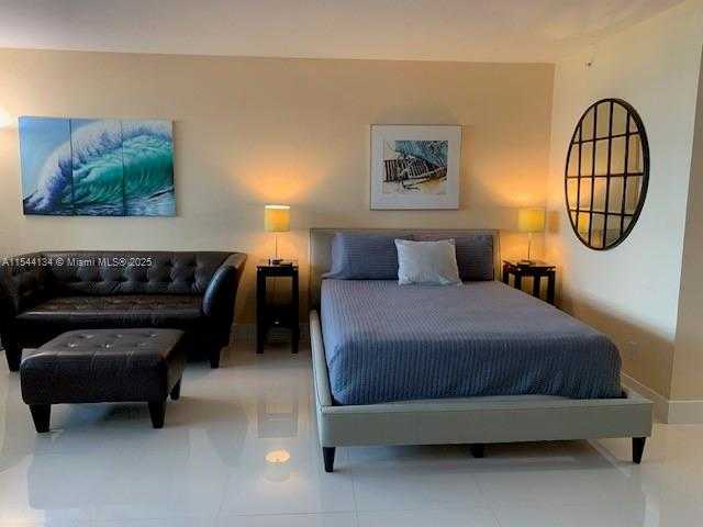Small Image of 100 LINCOLN RD #819, Miami Beach Number 2