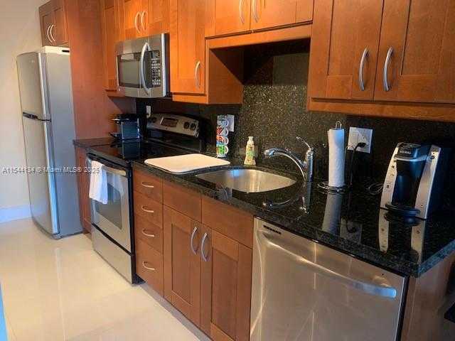 Small Image of 100 LINCOLN RD #819, Miami Beach Number 7