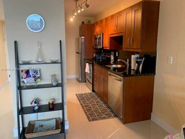 Small Image of 100 LINCOLN RD #819, Miami Beach Number 8