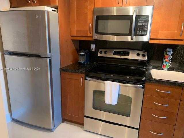 Small Image of 100 LINCOLN RD #819, Miami Beach Number 9