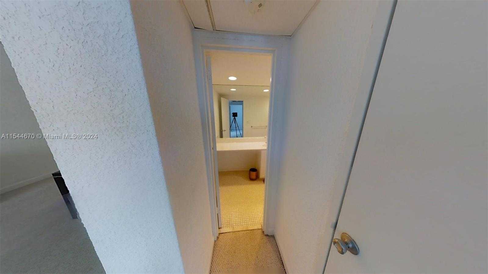Small Image of 4001 SOUTH OCEAN DR #PH7, Hollywood Number 5