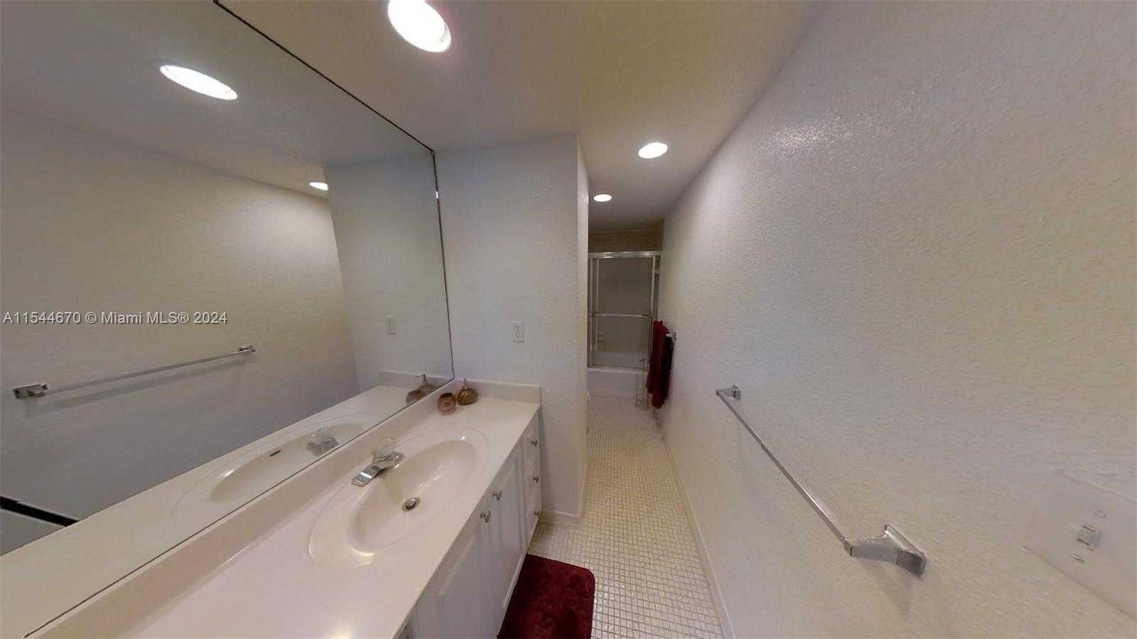 Small Image of 4001 SOUTH OCEAN DR #PH7, Hollywood Number 6