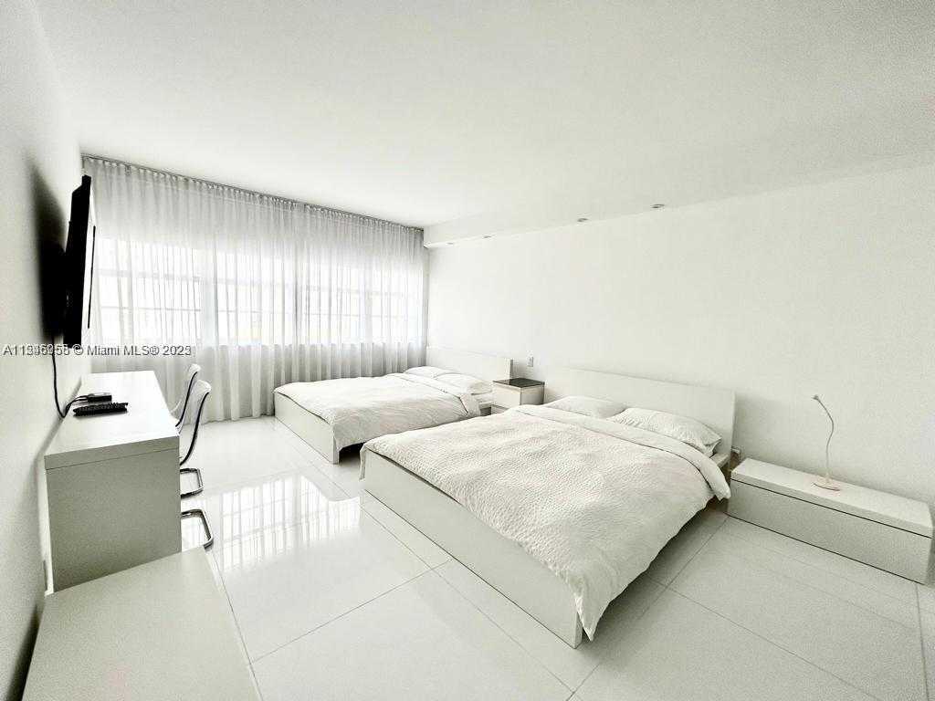 Small Image of 100 #322, Miami Beach Number 8