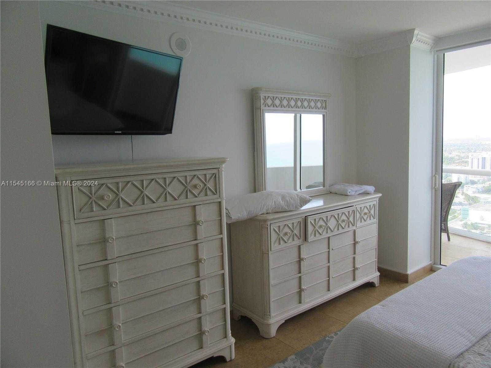 Small Image of 6365 COLLINS AVE #3509, Miami Beach Number 20