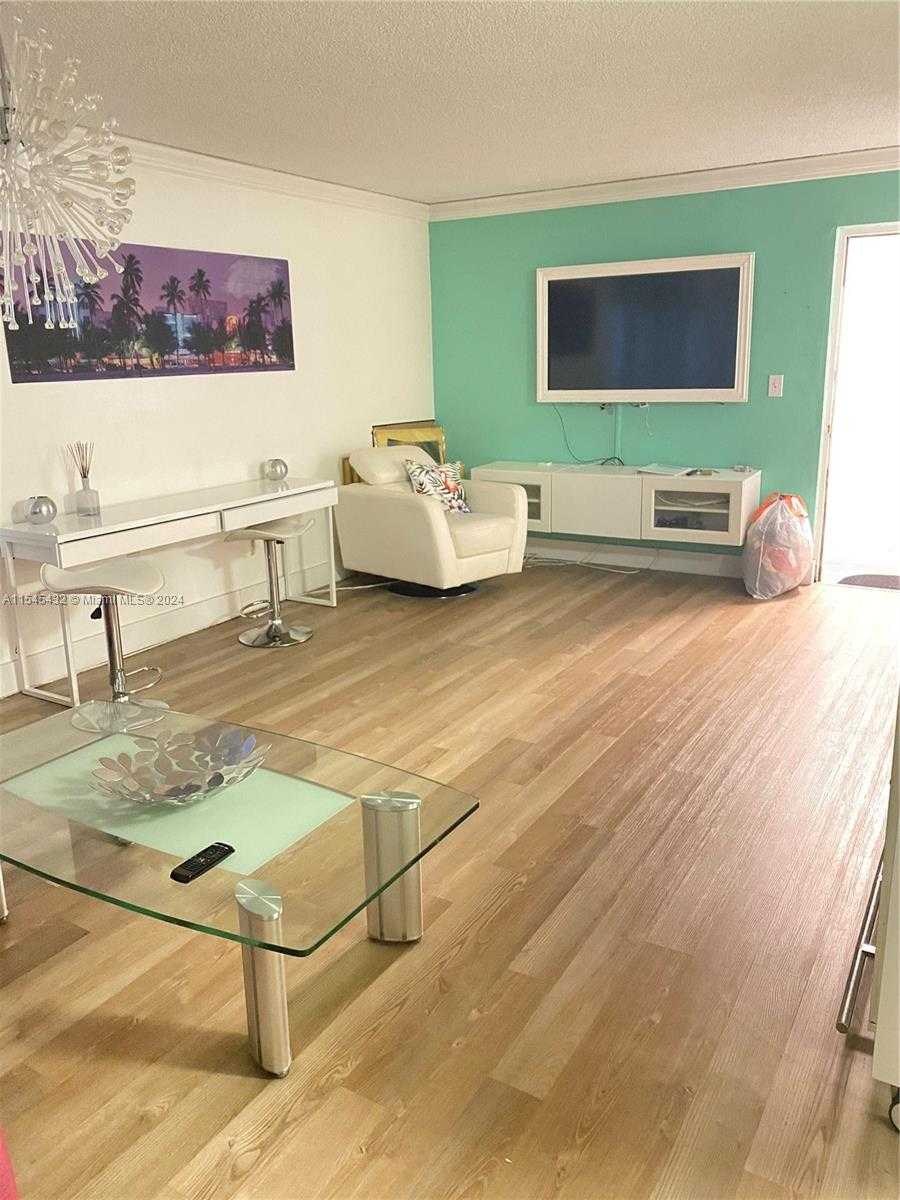 Small Image of 753 MICHIGAN AVE #1A, Miami Beach Number 3