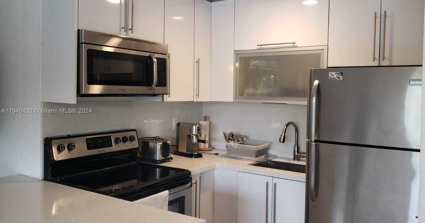 Small Image of 753 MICHIGAN AVE #1A, Miami Beach Number 7