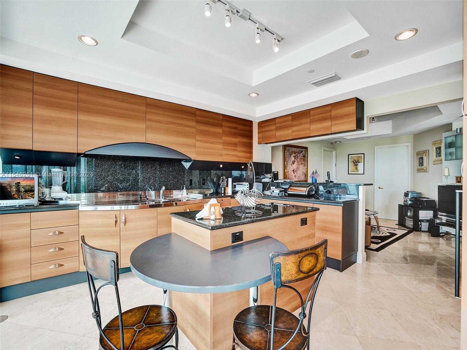 Small Image of 19955 NE 38th Ct, Aventura, FL 33180, USA Number 18