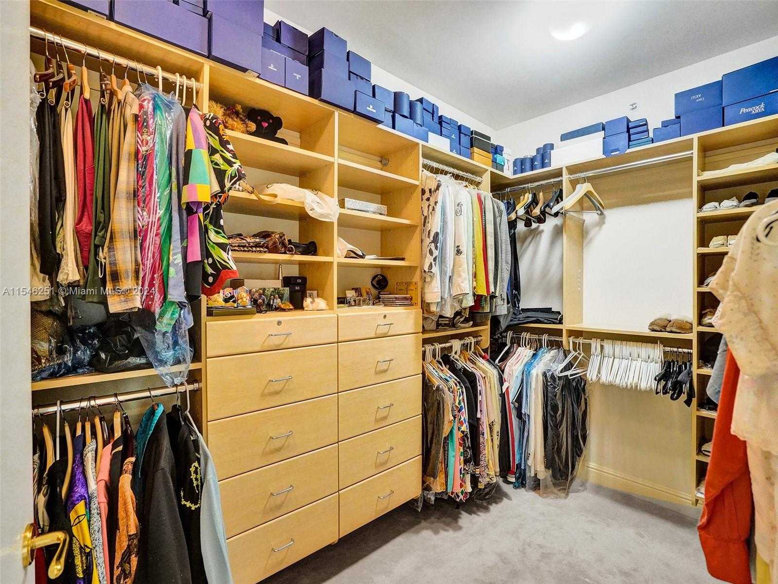 Small Image of 19955 NE 38th Ct, Aventura, FL 33180, USA Number 24