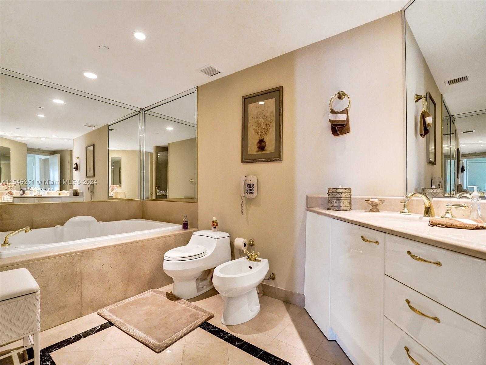 Small Image of 19955 NE 38th Ct, Aventura, FL 33180, USA Number 27