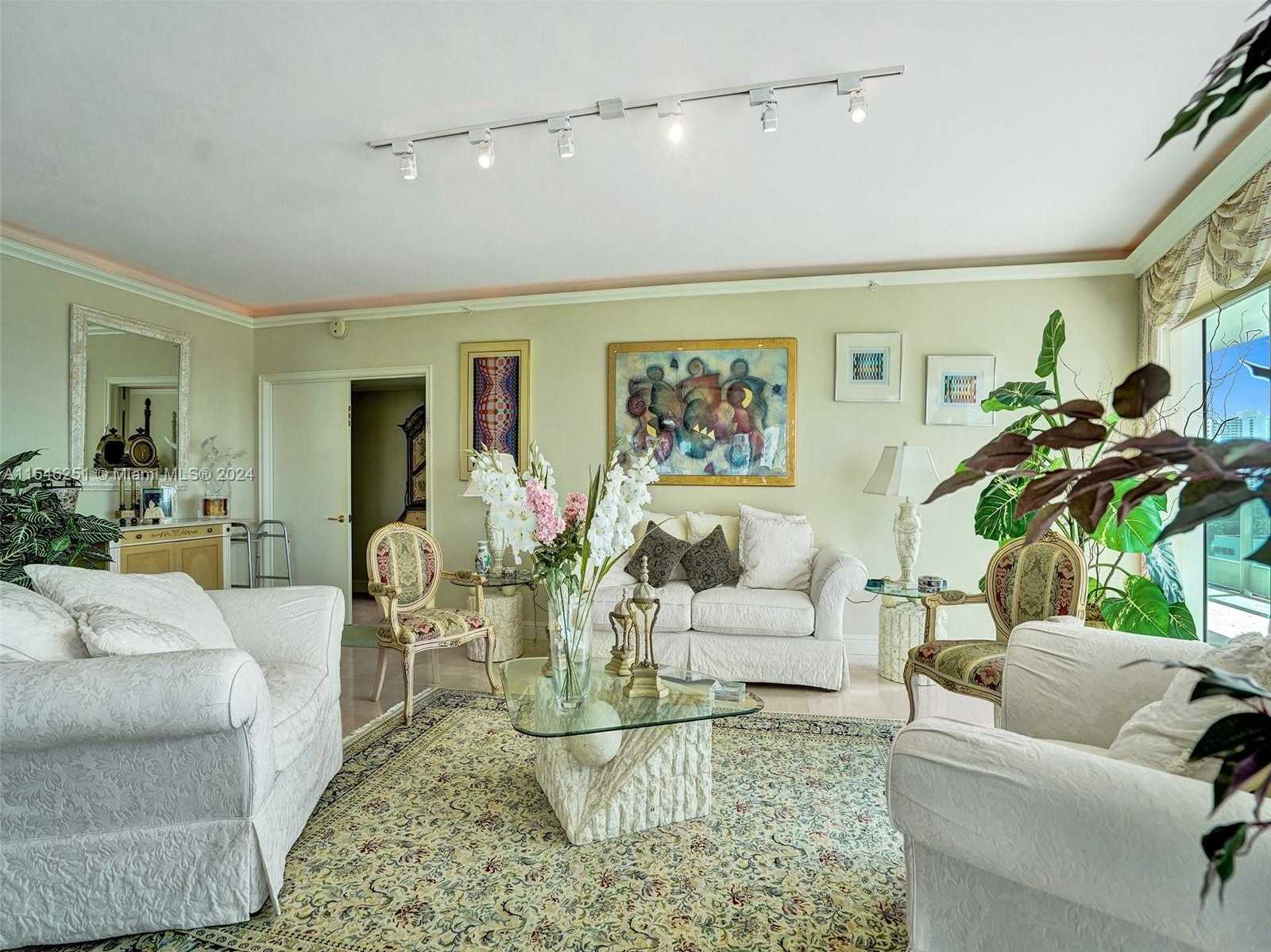 Small Image of 19955 NE 38th Ct, Aventura, FL 33180, USA Number 7