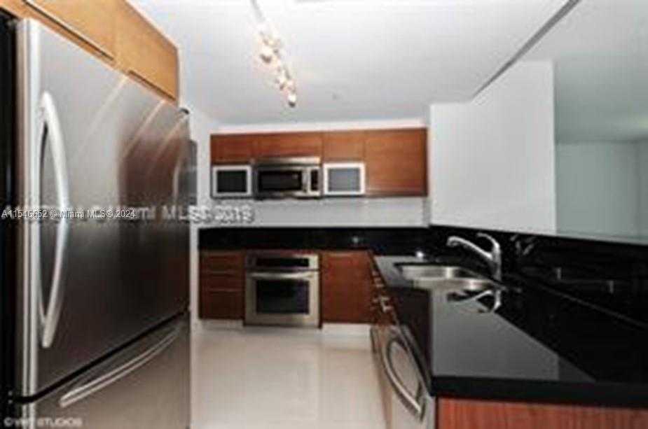 Small Image of 244 BISCAYNE BLVD #1502, Miami Number 2