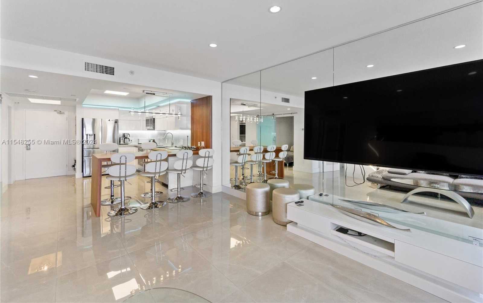 Small Image of 100 LINCOLN RD #1602, Miami Beach Number 4