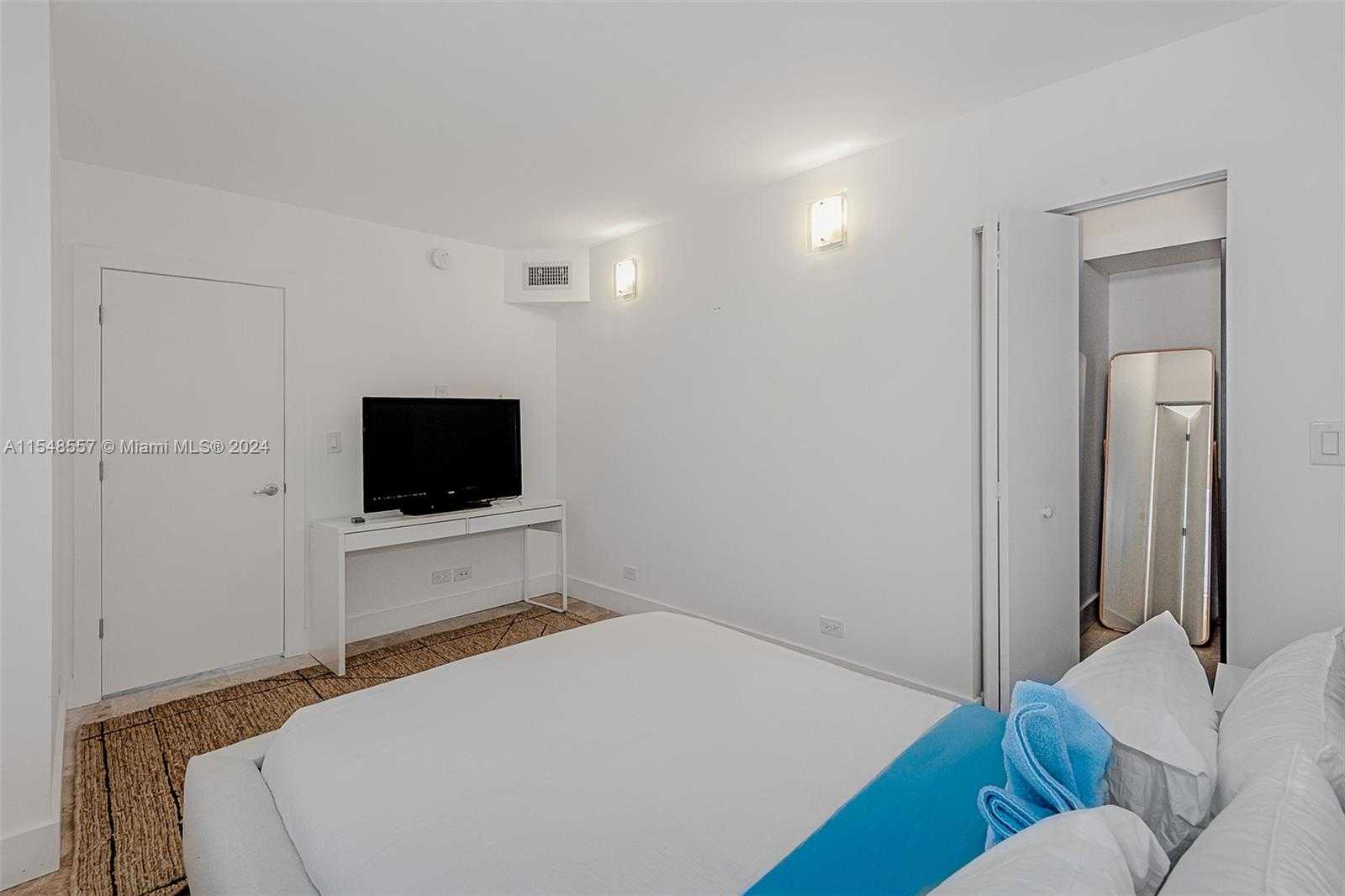 Small Image of 2301 COLLINS AVE #1515, Miami Beach Number 12