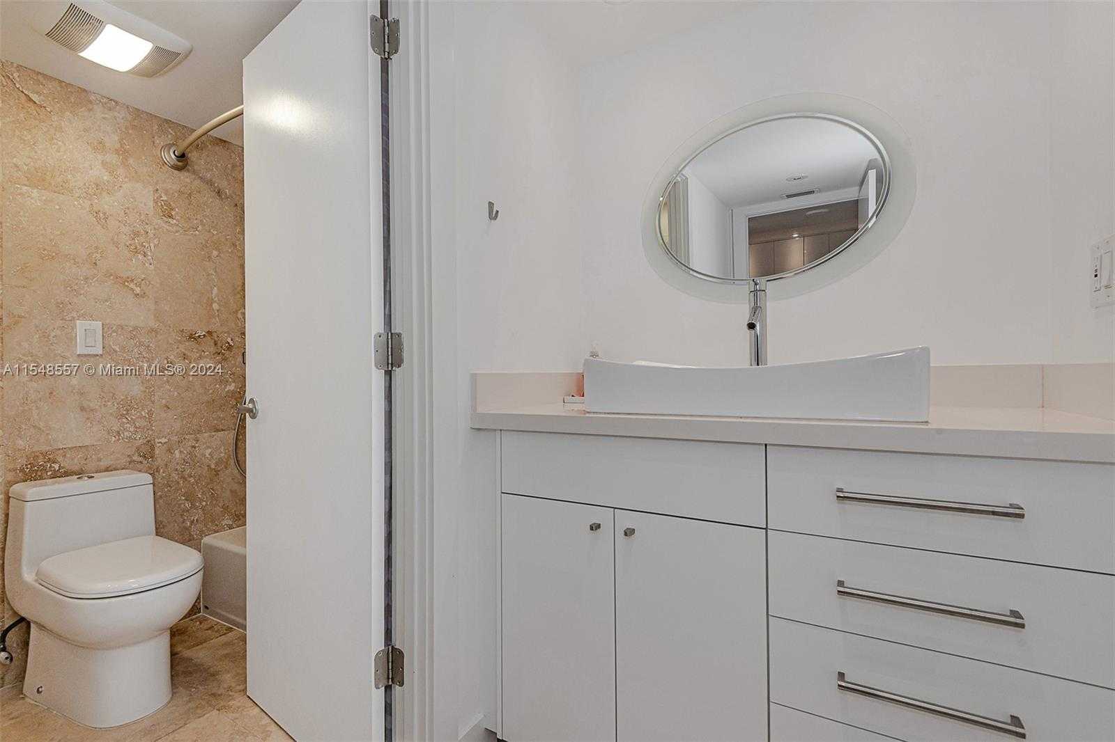 Small Image of 2301 COLLINS AVE #1515, Miami Beach Number 26