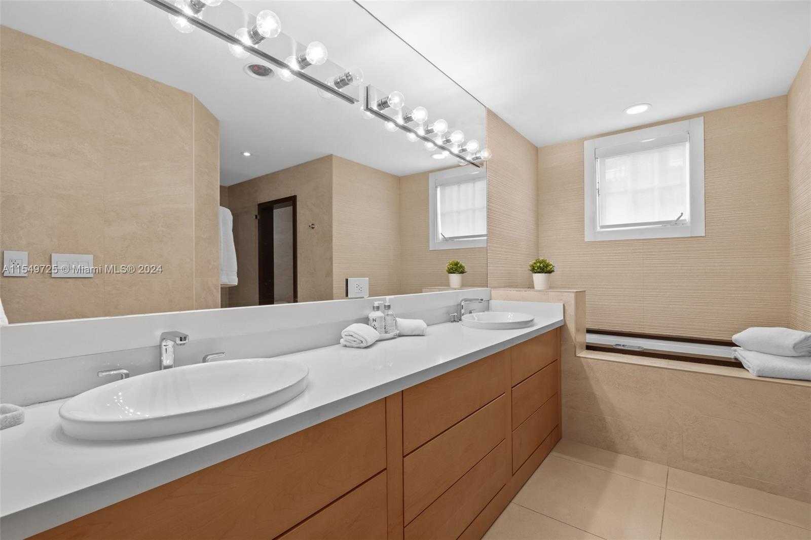 Small Image of 19127 FISHER ISLAND DR #19127, Miami Beach Number 25