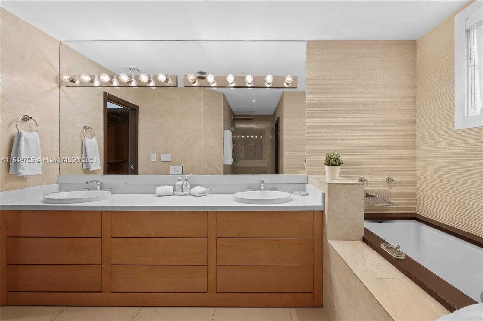 Small Image of 19127 FISHER ISLAND DR #19127, Miami Beach Number 27