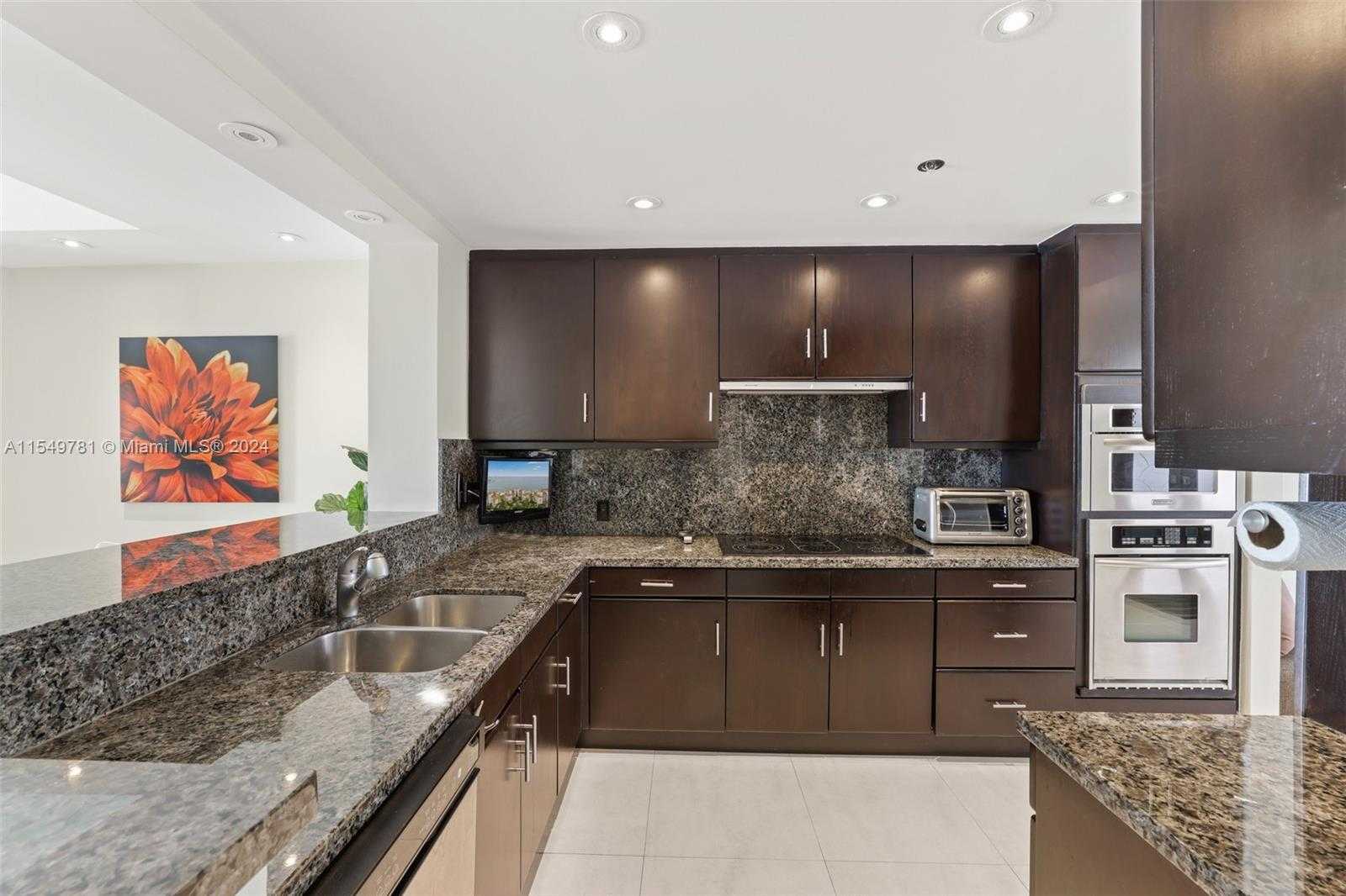 Small Image of 2442 FISHER ISLAND DR #5402, Miami Beach Number 11
