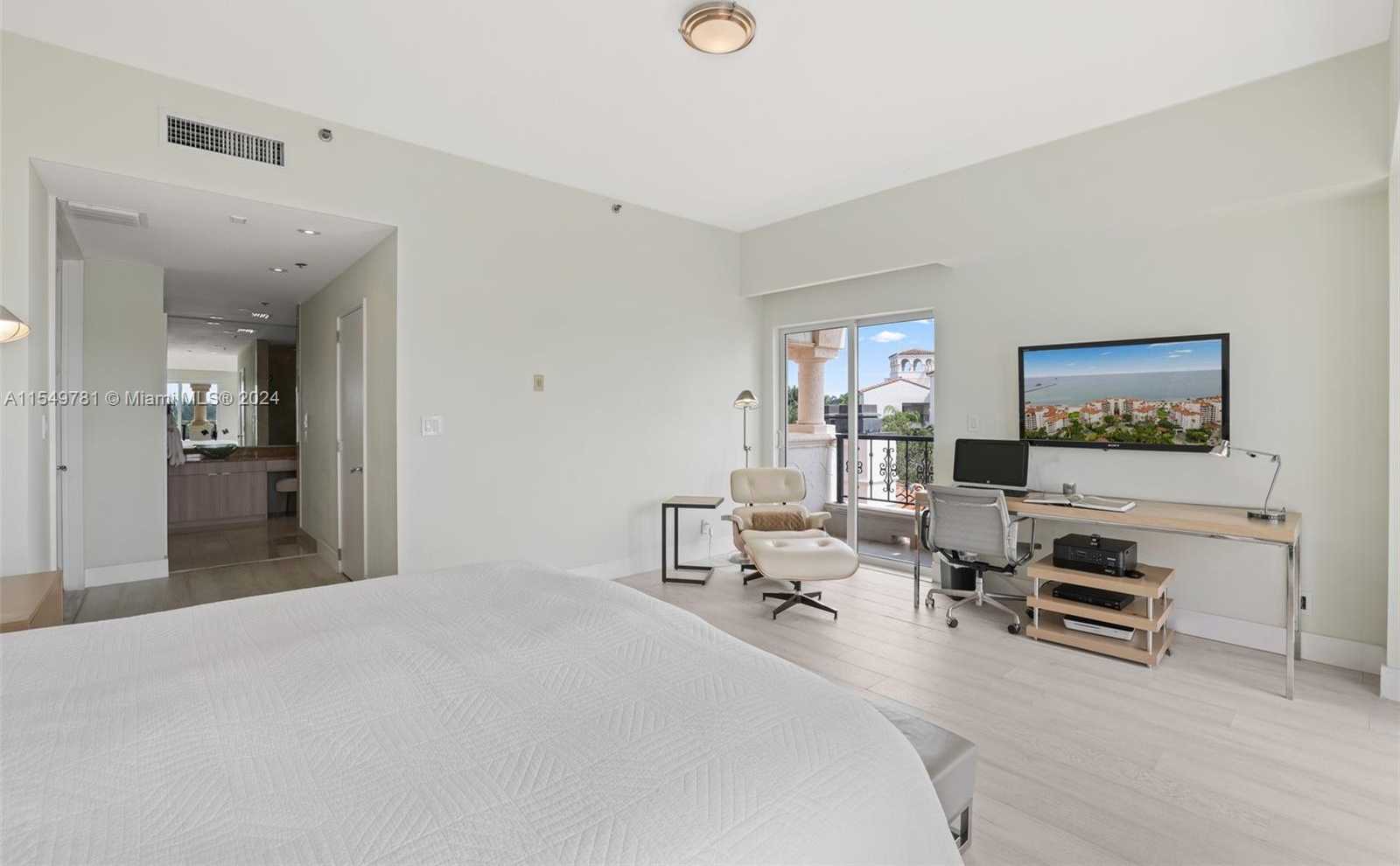 Small Image of 2442 FISHER ISLAND DR #5402, Miami Beach Number 21