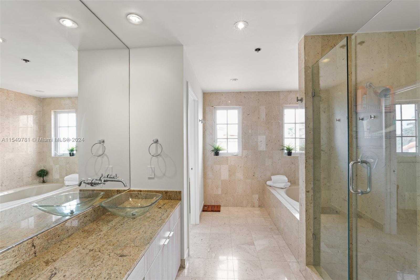 Small Image of 2442 FISHER ISLAND DR #5402, Miami Beach Number 23