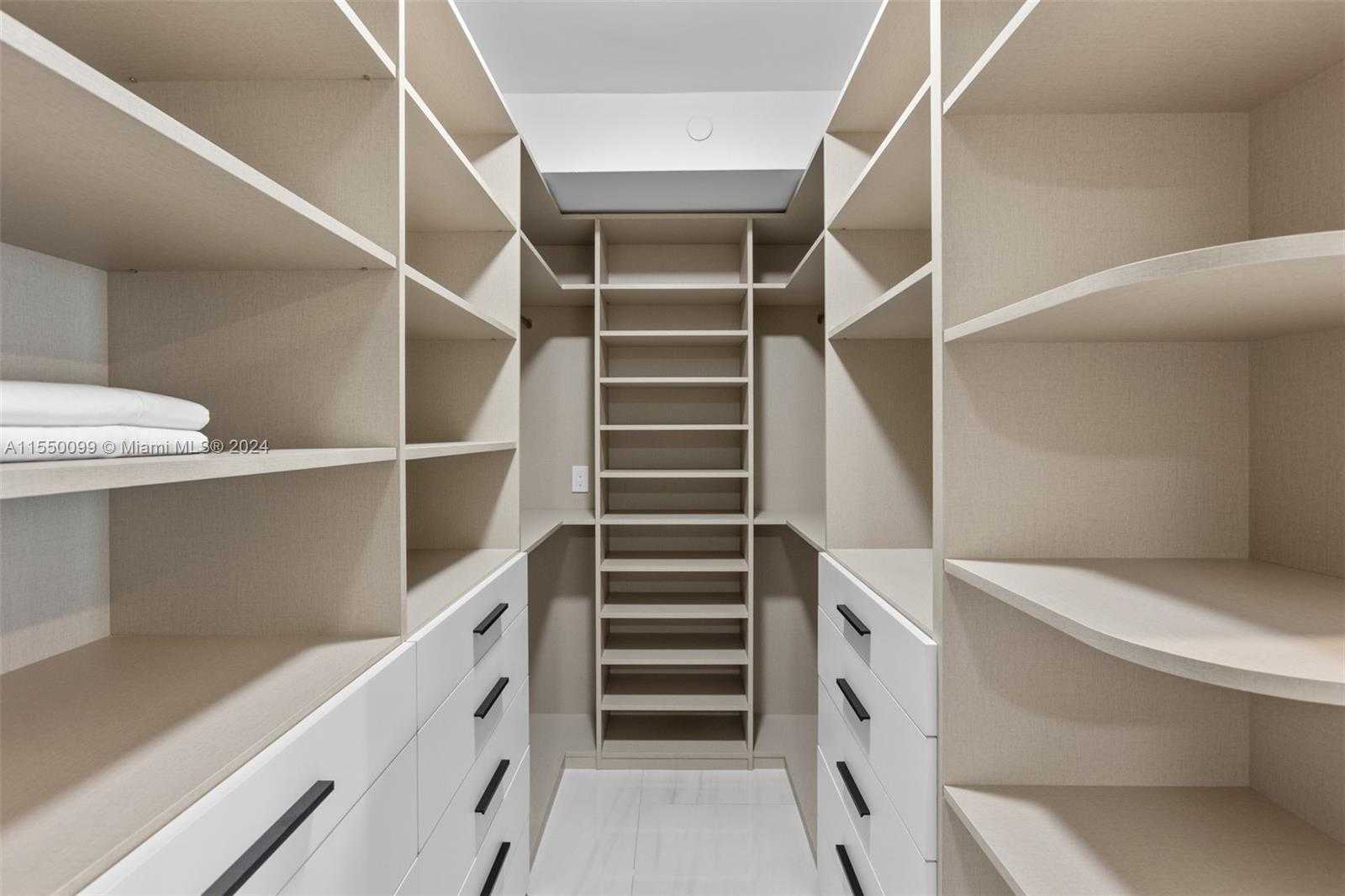 Small Image of 1500 OCEAN DR #1003, Miami Beach Number 18