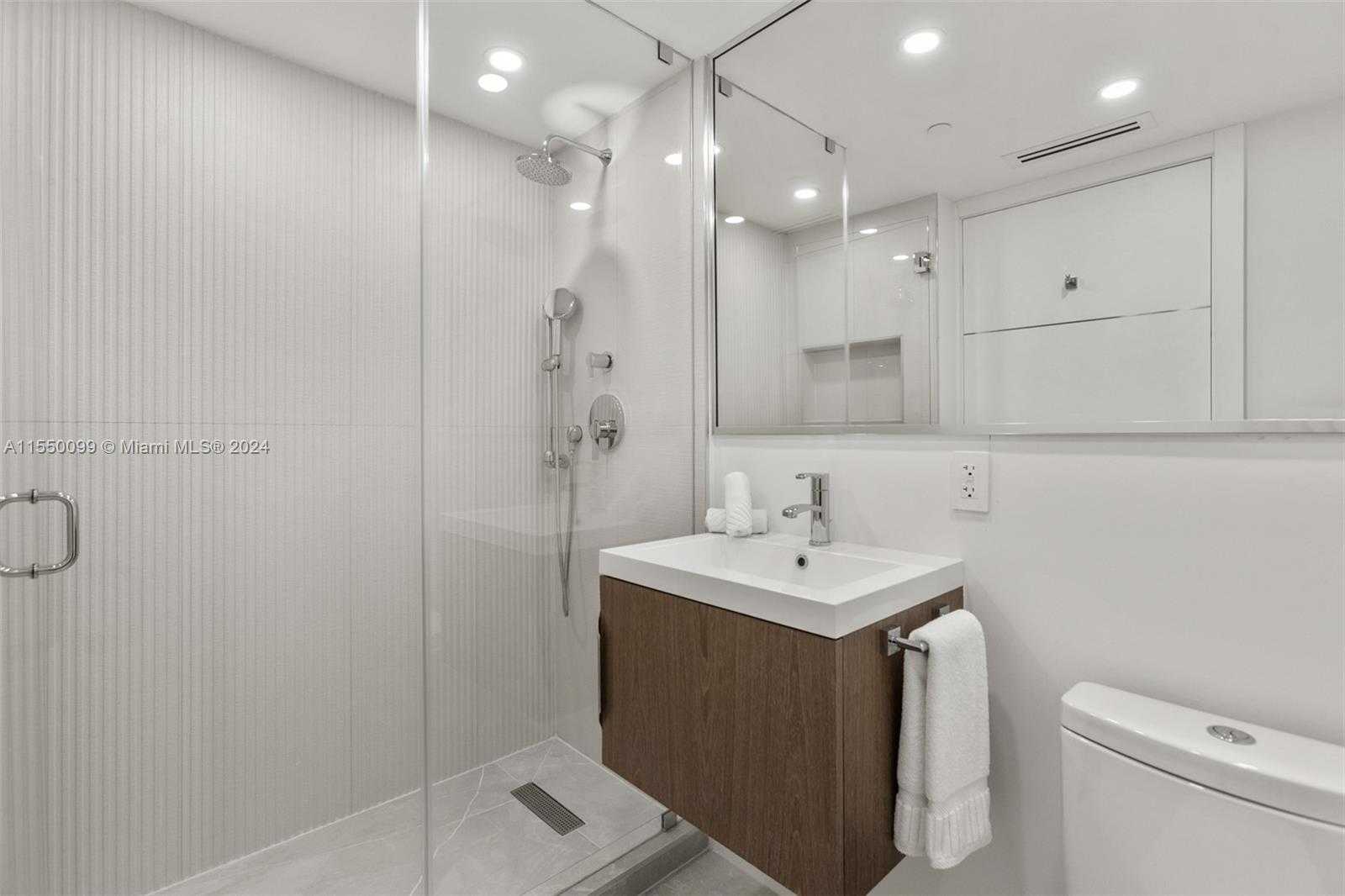 Small Image of 1500 OCEAN DR #1003, Miami Beach Number 20