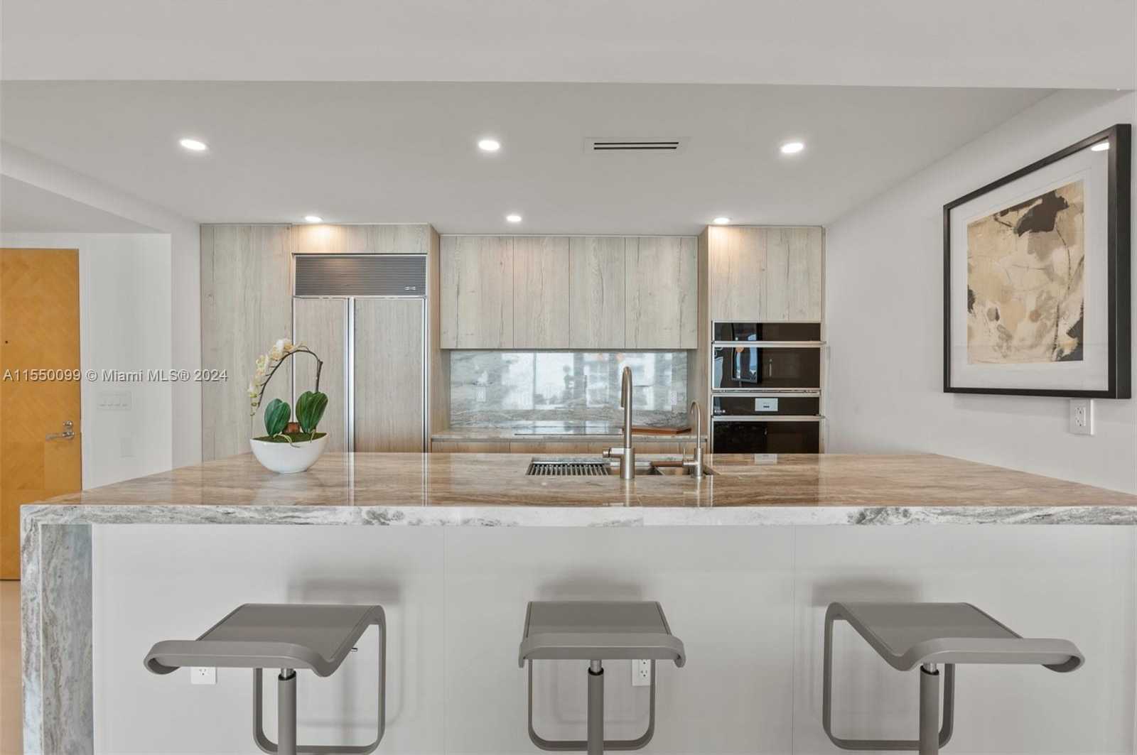 Small Image of 1500 OCEAN DR #1003, Miami Beach Number 6