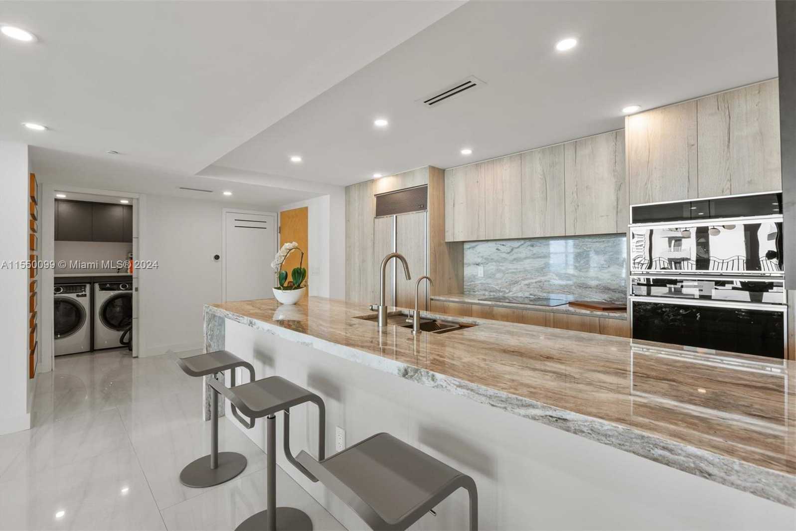 Small Image of 1500 OCEAN DR #1003, Miami Beach Number 7