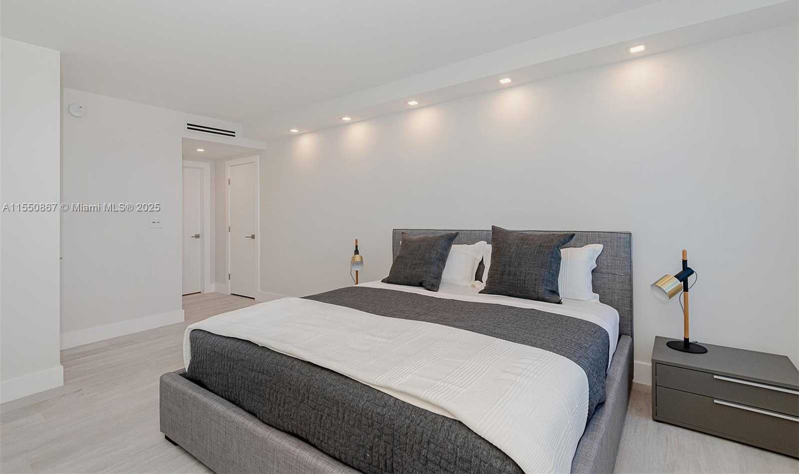 Small Image of 2301 COLLINS AVE #739, Miami Beach Number 10