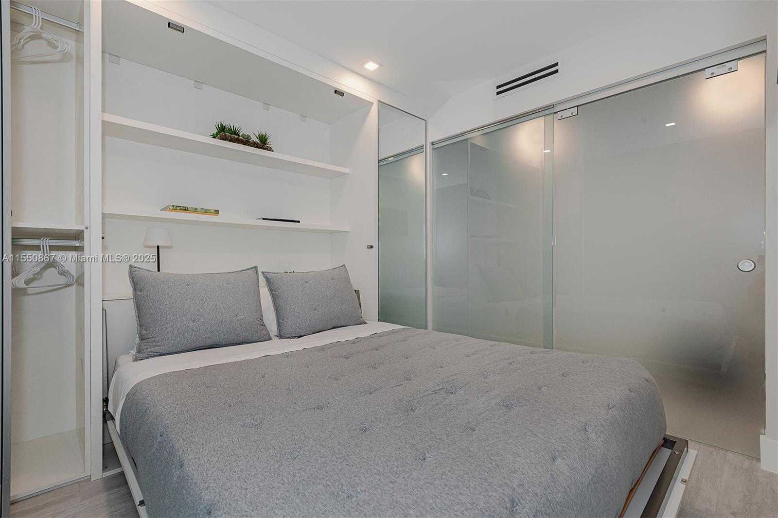 Small Image of 2301 COLLINS AVE #739, Miami Beach Number 13