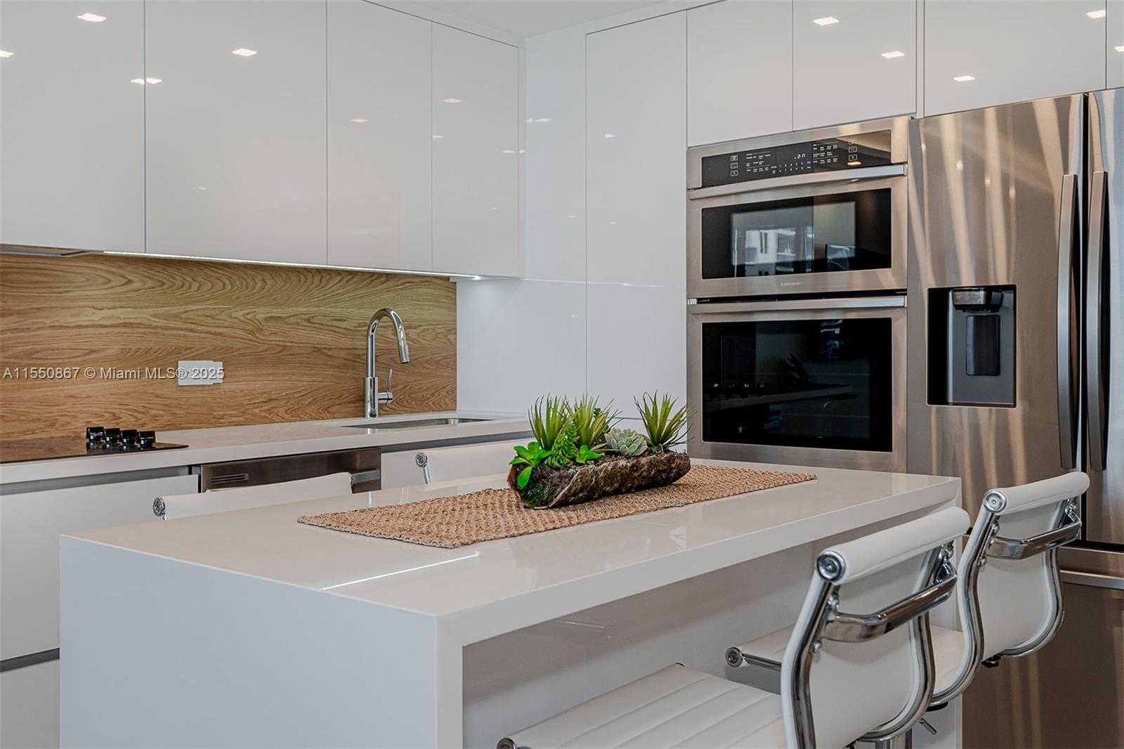 Small Image of 2301 COLLINS AVE #739, Miami Beach Number 17