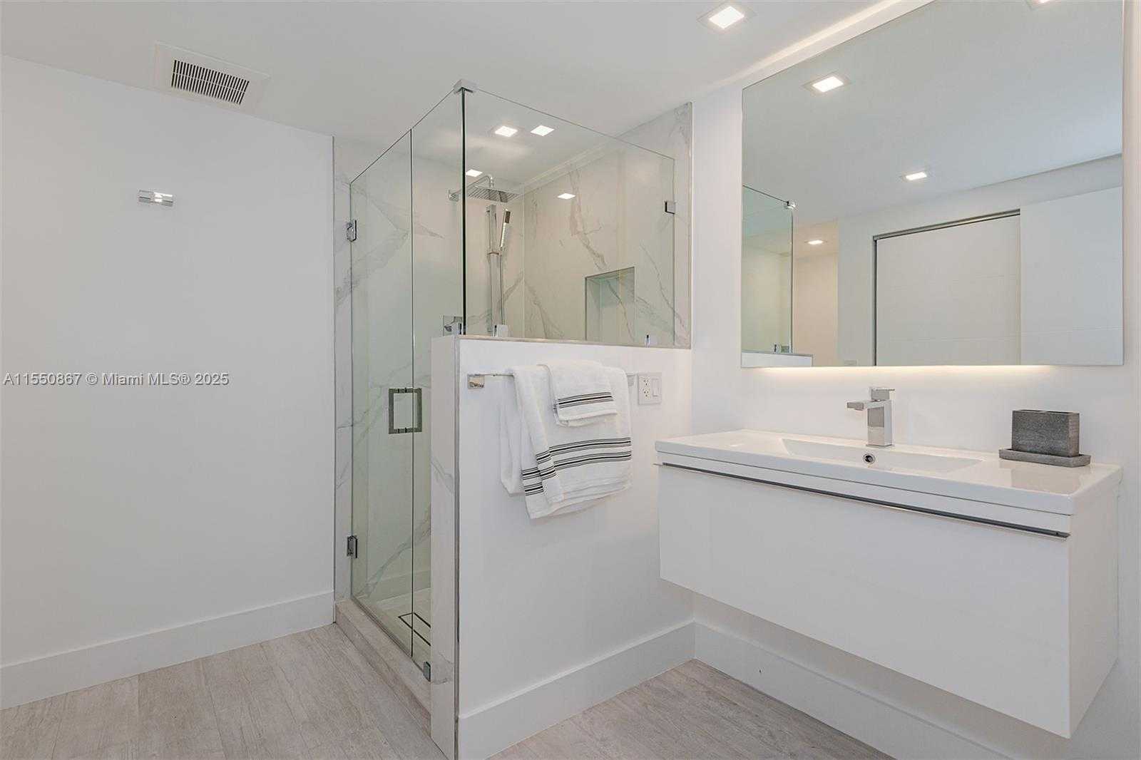 Small Image of 2301 COLLINS AVE #739, Miami Beach Number 22