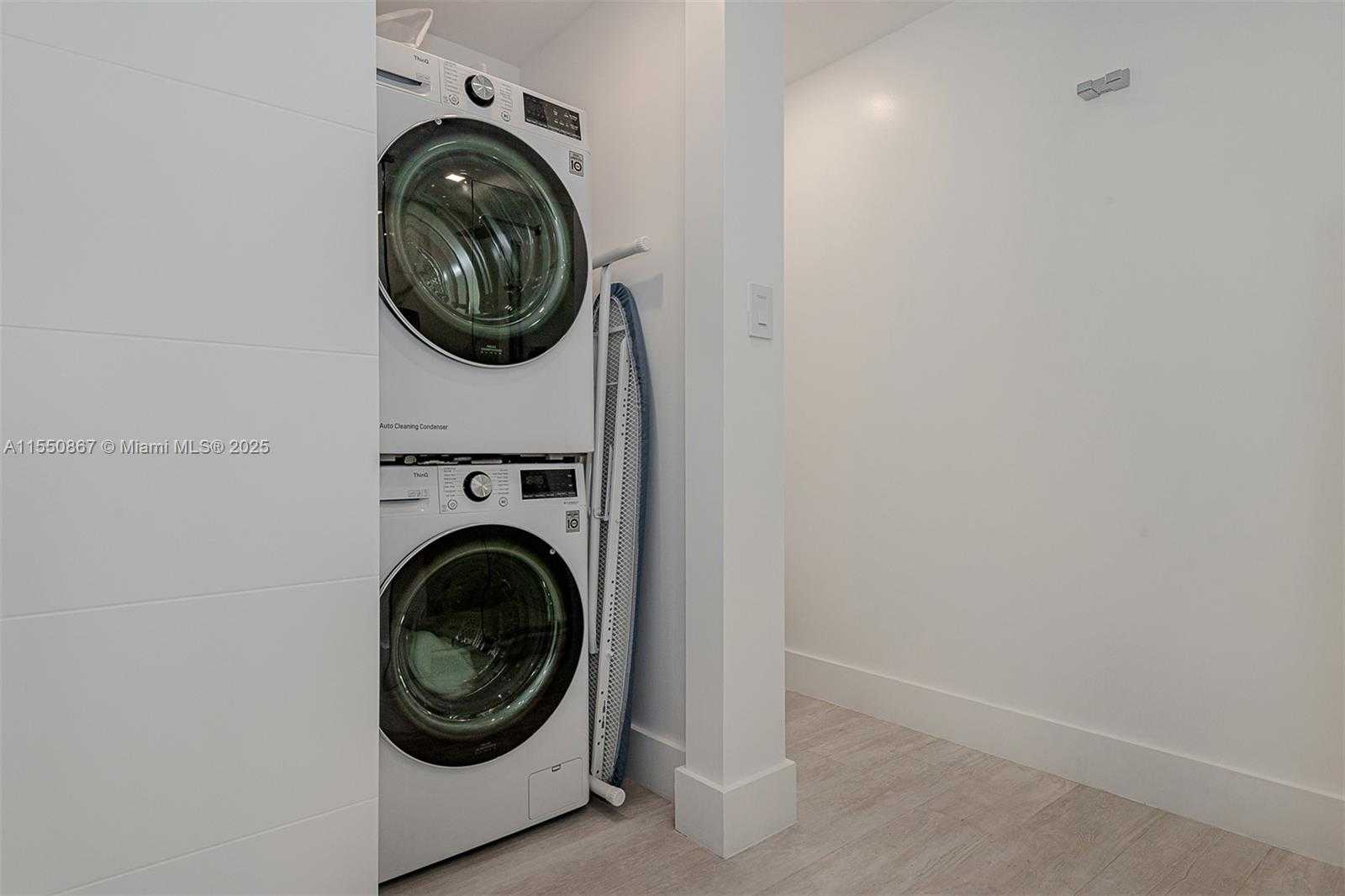Small Image of 2301 COLLINS AVE #739, Miami Beach Number 23