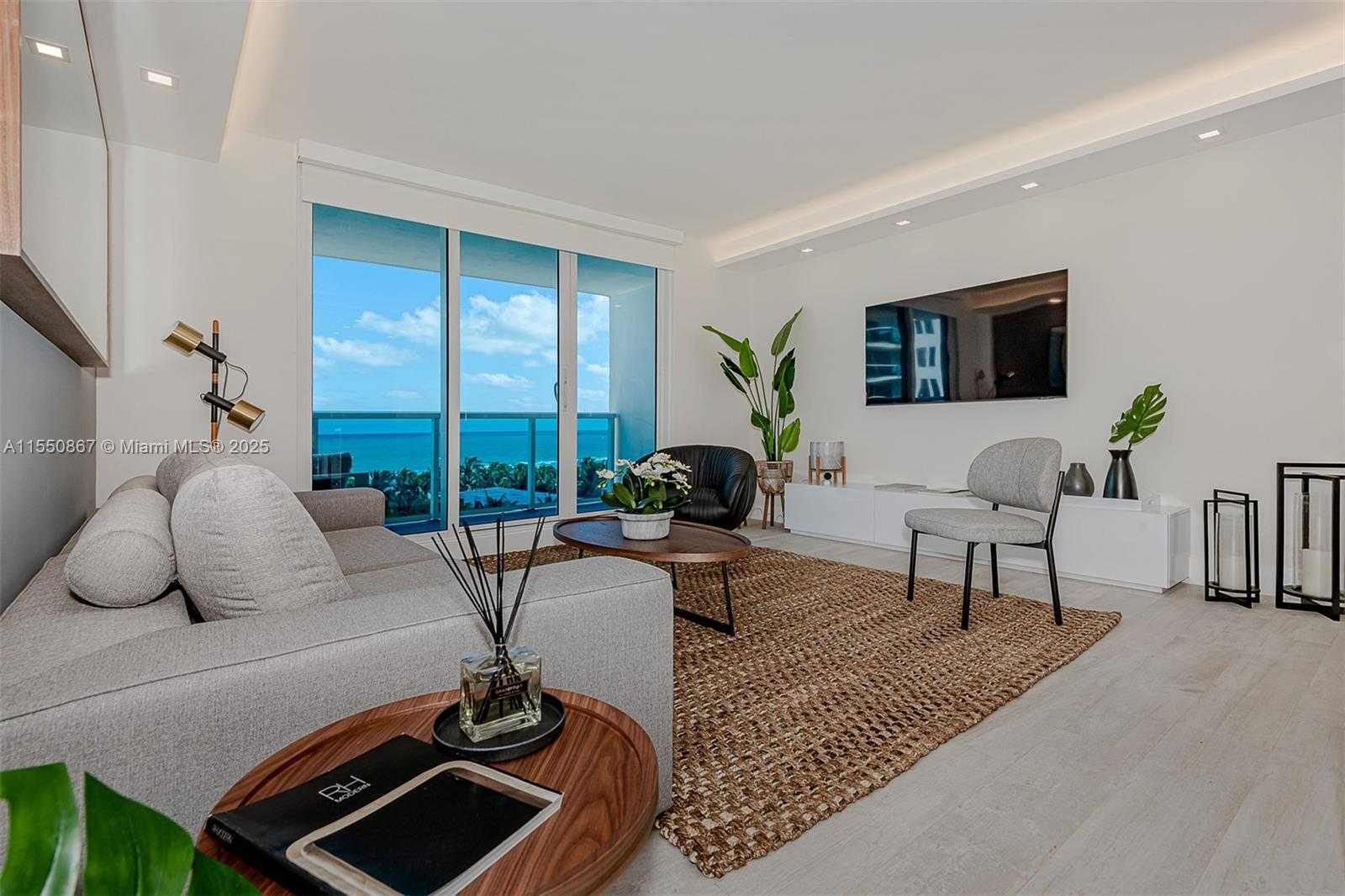 Small Image of 2301 COLLINS AVE #739, Miami Beach Number 4