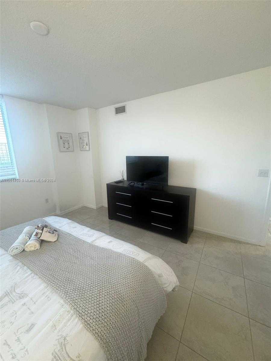 Small Image of 18800 NORTH EAST 29TH AVE #1018, Aventura Number 11