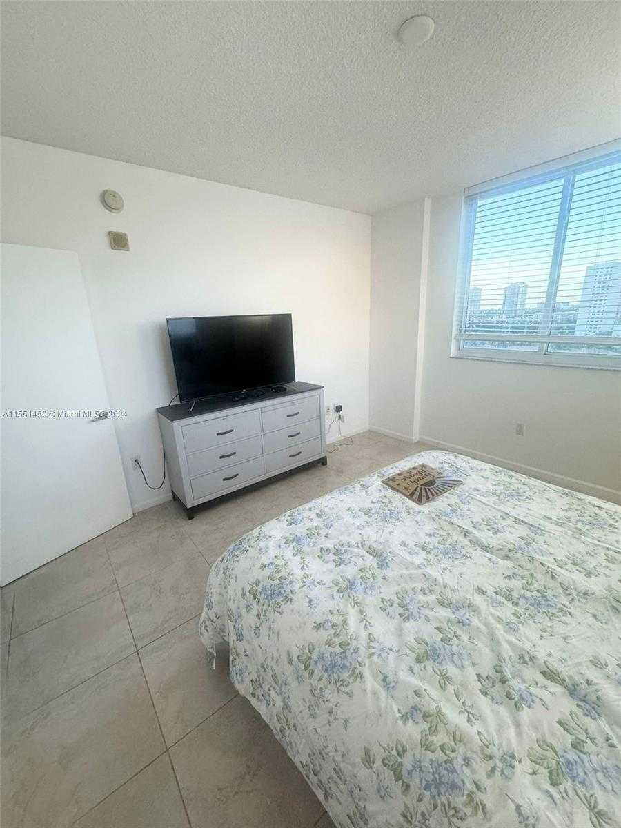 Small Image of 18800 NORTH EAST 29TH AVE #1018, Aventura Number 16