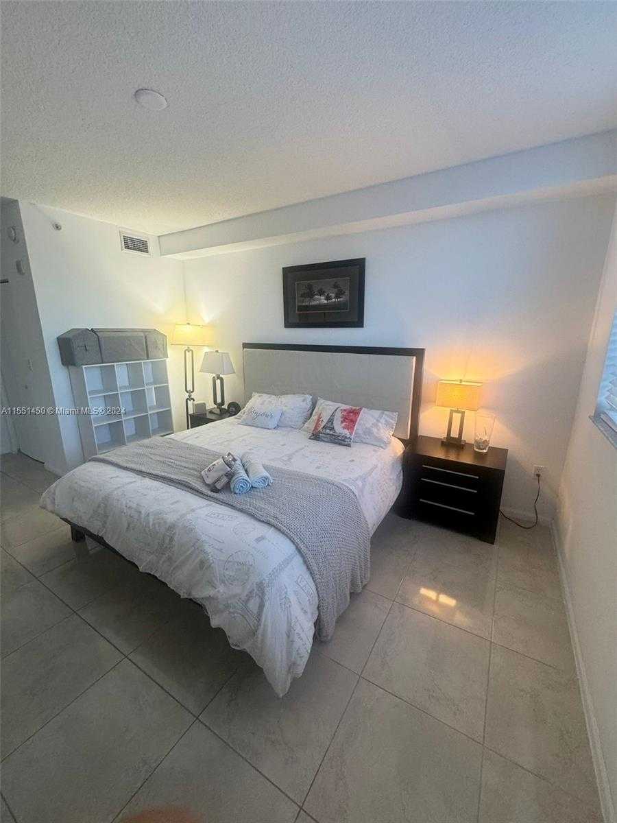 Small Image of 18800 NORTH EAST 29TH AVE #1018, Aventura Number 9