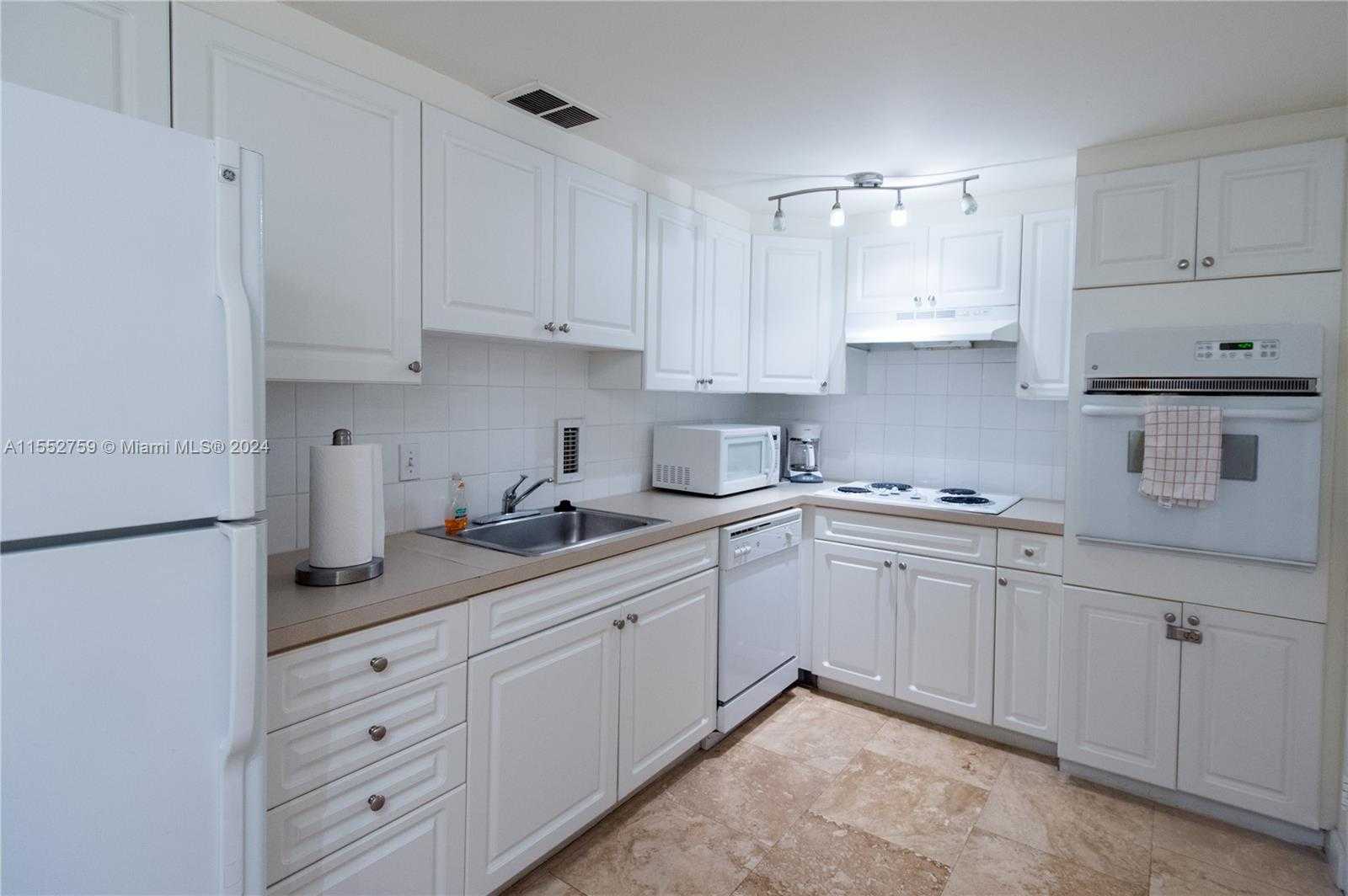 Small Image of 3901 SOUTH OCEAN DR #1H, Hollywood Number 13