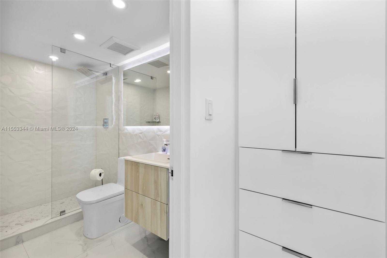 Small Image of 5151 COLLINS AVE #1527, Miami Beach Number 30